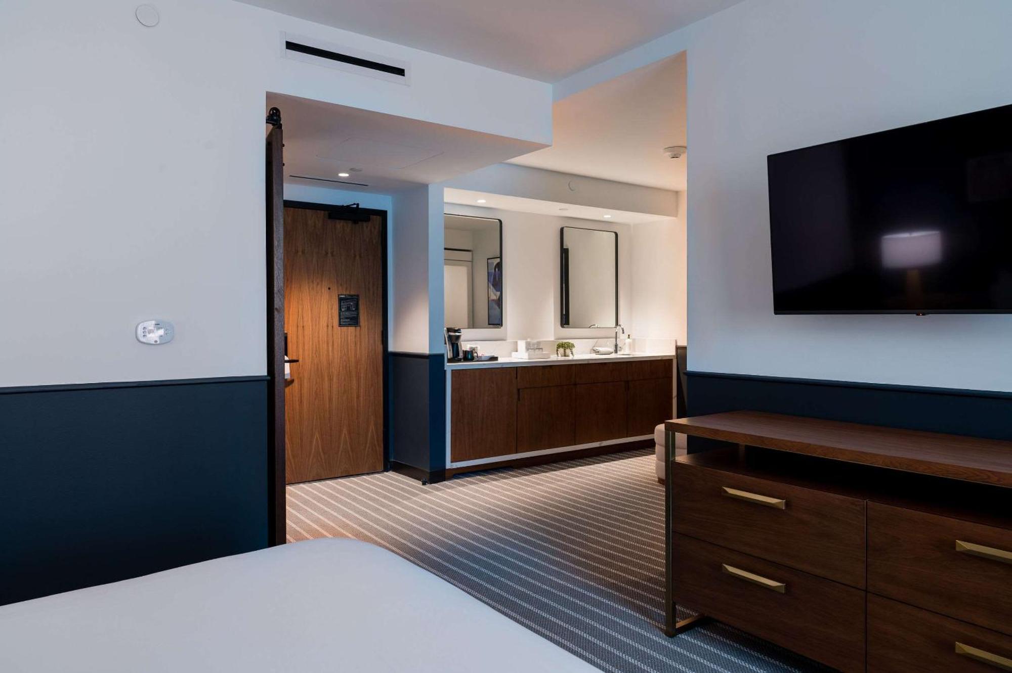 Cambria Hotel Boston Somerville Extérieur photo